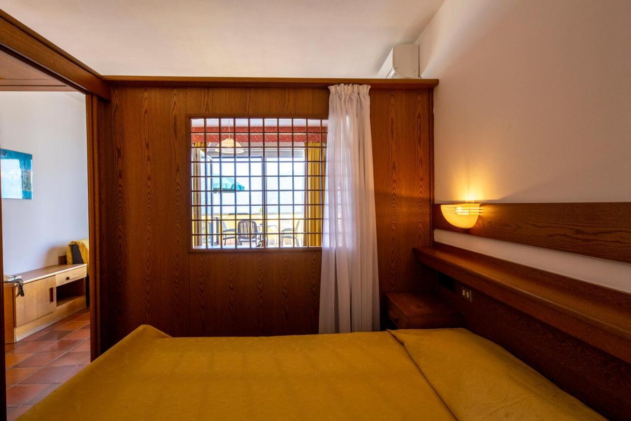 Residence Castelli Brenzone sul Garda Kültér fotó