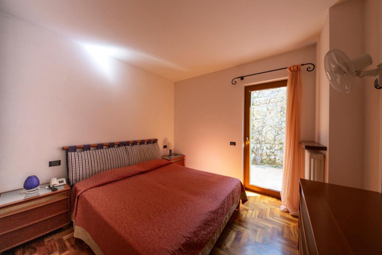 Residence Castelli Brenzone sul Garda Kültér fotó